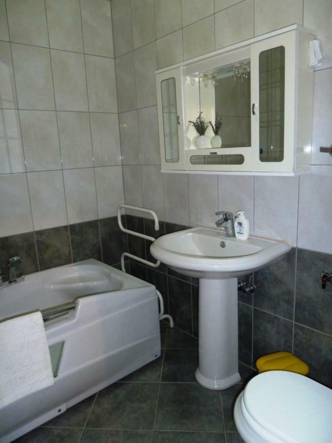 Nice Apartment & Room In Cavtat Exterior photo